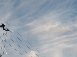 彩雲（中央右寄り）,Cloud iridescence