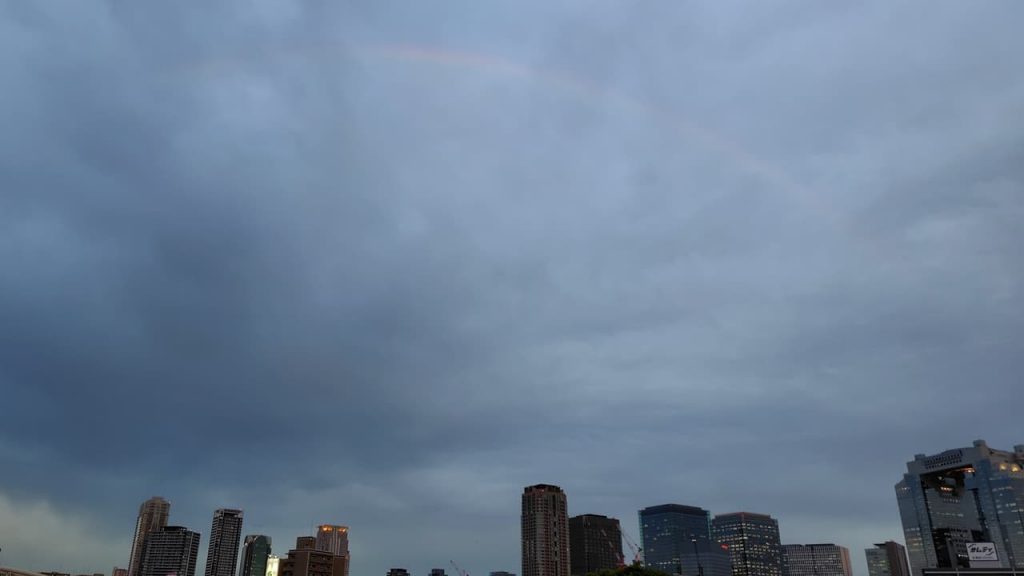 夕暮れ時の虹,rainbow 